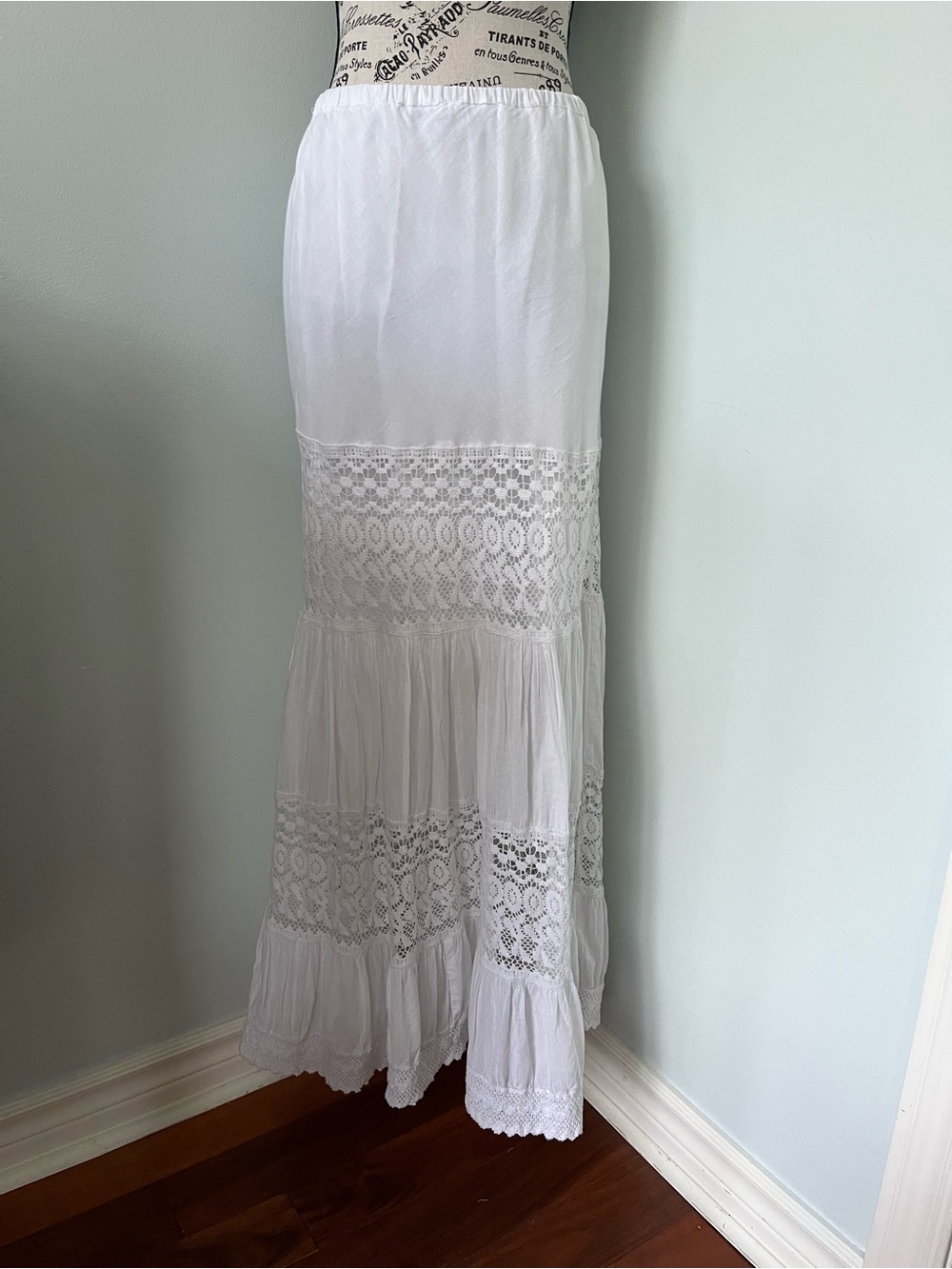 White Lace-Panel Maxi Skirt — Lightweight Boho Tiered Design